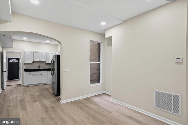 Photo - 139 N Lakewood Ave