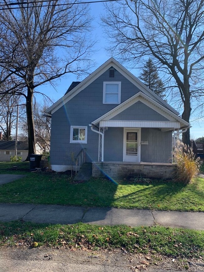 Building Photo - 989 Romig Ave Unit 3