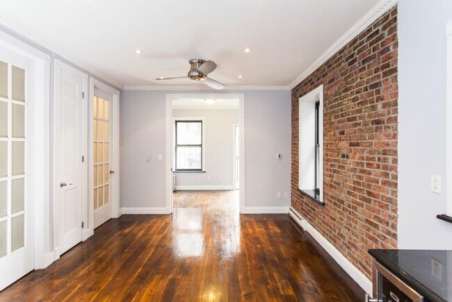 Photo - 434 W 52nd St Unit 12