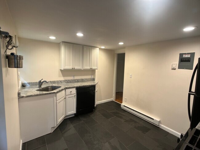 Building Photo - 60 Rockwood St Rental