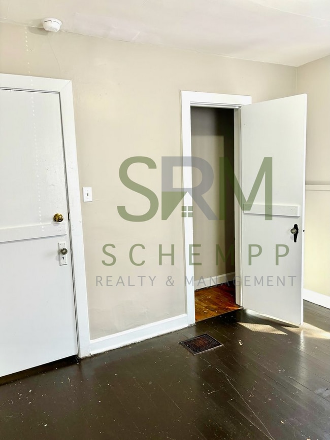 Photo - Spacious 2 bedroom home near Churchill Downs- Section 8 accepted