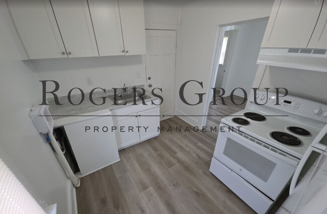 Photo - 652 Ransom St