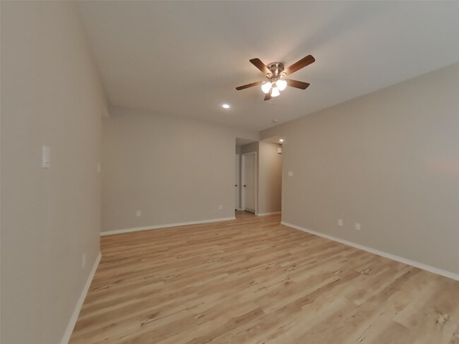 Photo - 17588 Rosewood Manor Ln