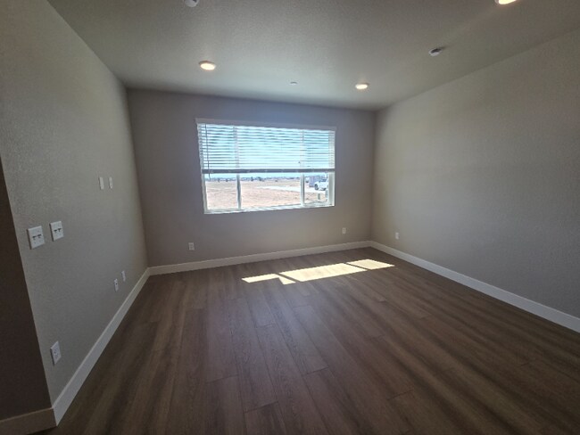 Photo - 4828 River Roads Dr