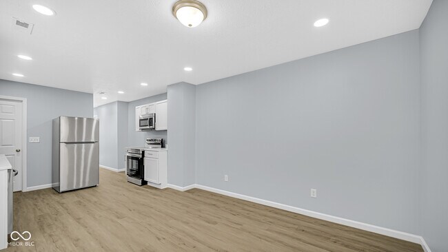 Photo - 263 S Dearborn St
