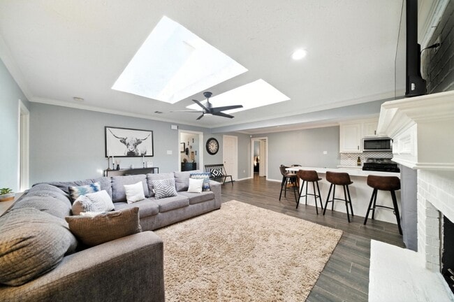 Building Photo - 10322 Sageplum Dr