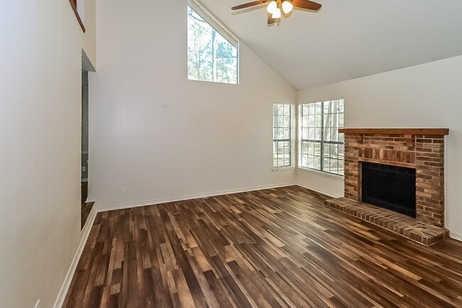 Photo - 300 Shadow Ridge Dr