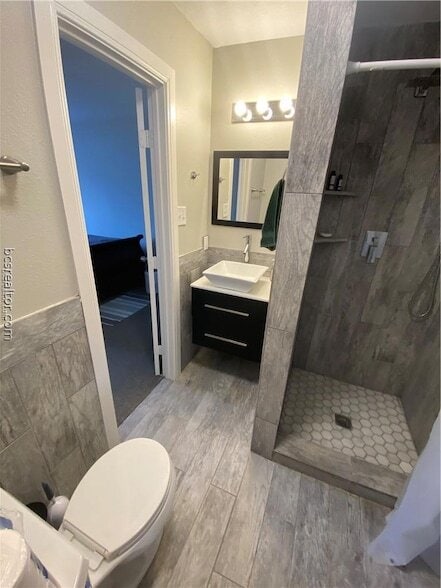 Photo - 300 Cooner St