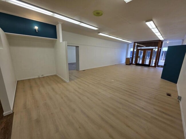 Photo - 128 S Water St