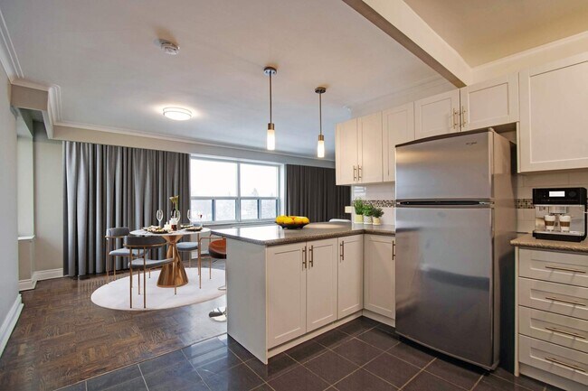 Photo - 640 Roselawn Ave