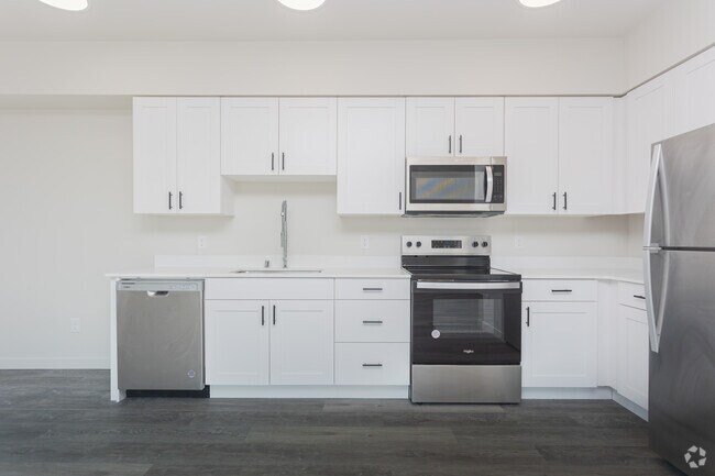 2BR, 2BA - 950SF - Kitchen