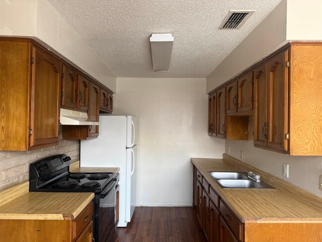 Photo - 4902 Marcella Ave Unit 94