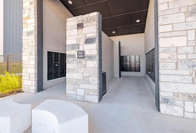 Photo - 13624 Dessau Rd Unidad 10102