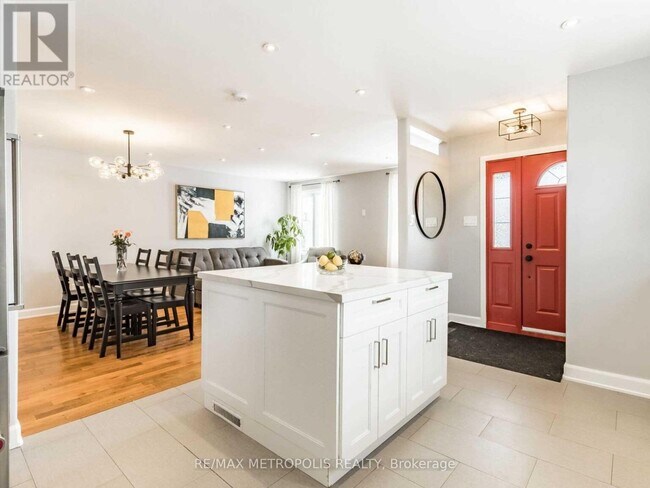 Photo - 60 Reigate Ave