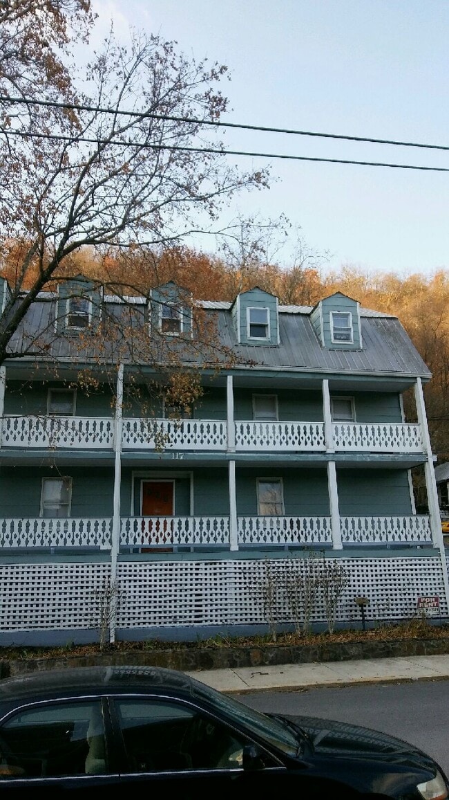 Photo - 117 Wilkes St Apartment Unit 5