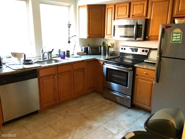 Photo - 4 br, 1.5 bath  - 12 Aberdeen St # 14 Unit # 14