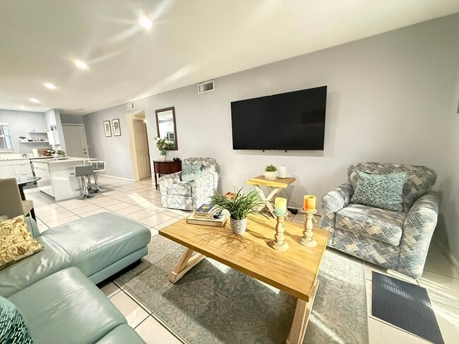 6800 W 16th Dr Unit 101