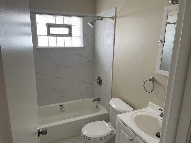 Photo - 440 Lorraine St