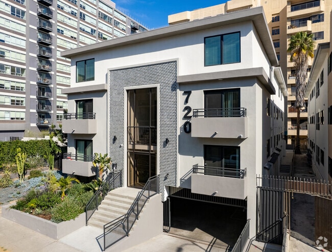 720 S Kingsley Drive