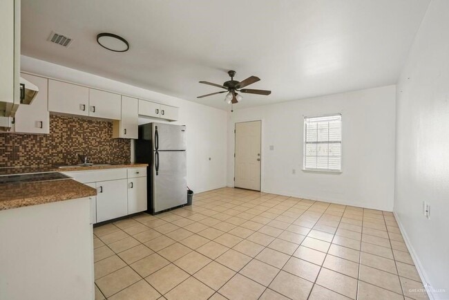 213 E Sam Houston Blvd