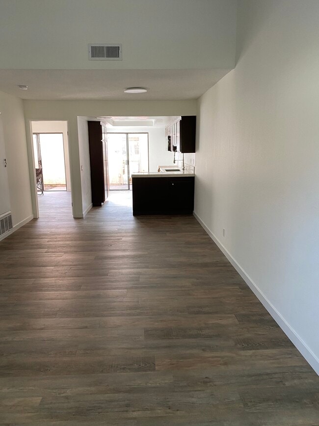 Photo - 10417 Hayford St