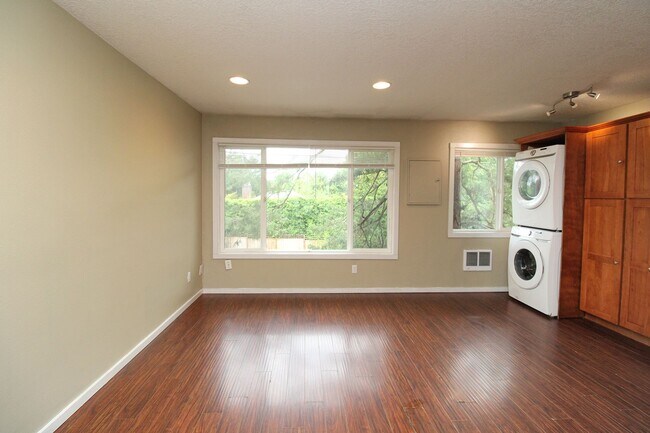Photo - 4232-4232 SE Cesar Estrada Chavez Blvd Unit 4228
