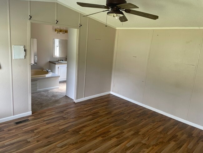 Photo - 244 Lintwin Cir