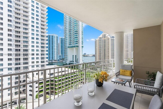 Photo - 701 Brickell Key Blvd Unidad 1408 Rental