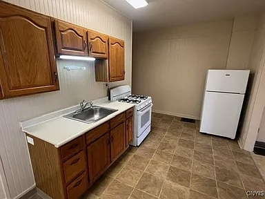 Photo - 321-25 N Midler Ave