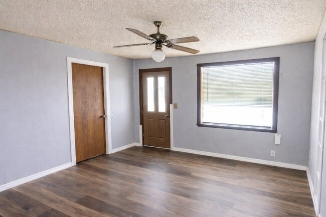 Photo - 503 W Birch St