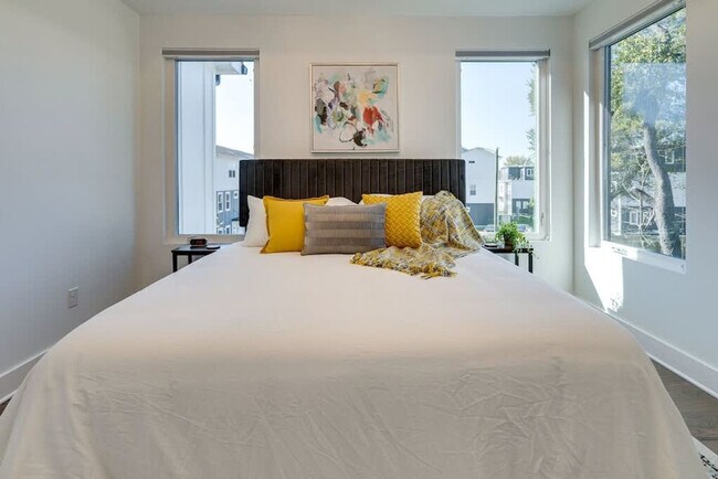 Photo - 201 Prince Ave Unidad ID1051702P