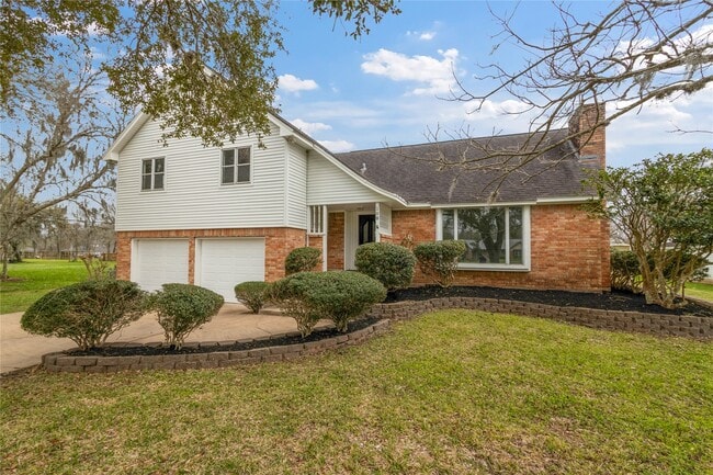 Photo - 108 Woodland Rd