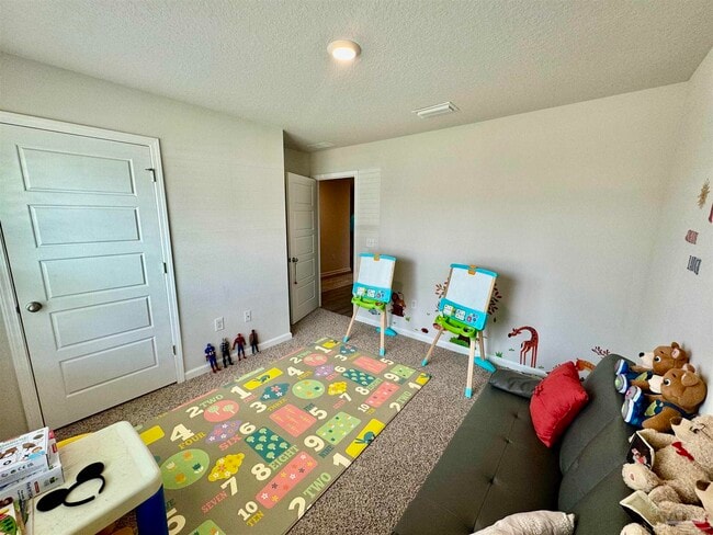 914 Lovebird Ct