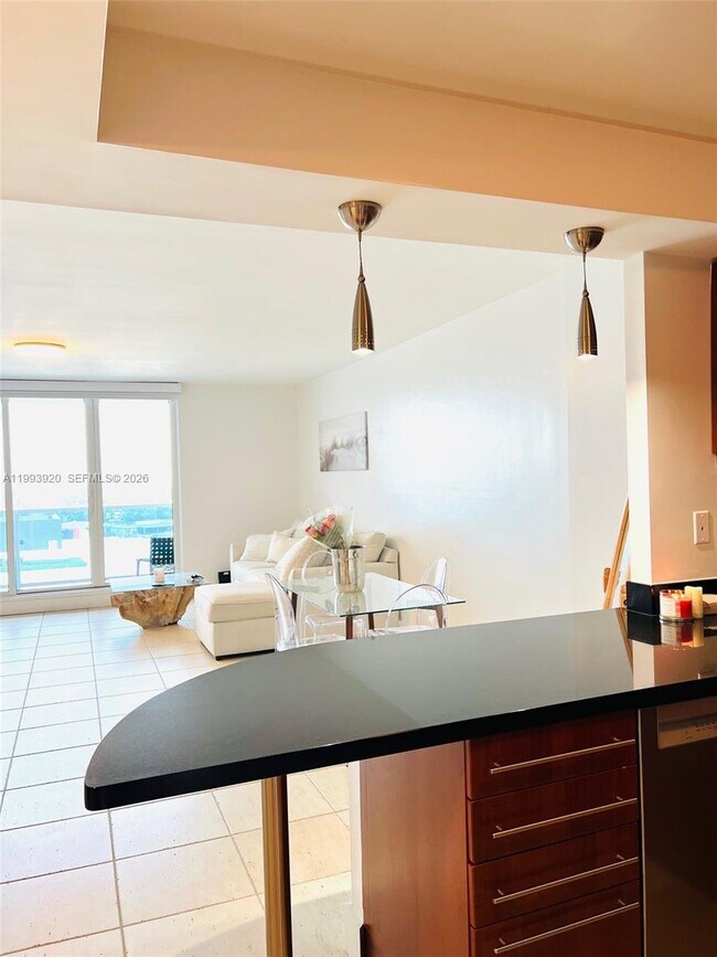 Photo - 2301 Collins Ave Unidad 1229