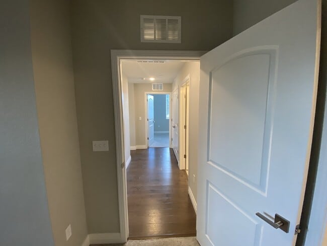 Building Photo - Newly Built Condo in the Side Creek Neighborhood! Unit 101