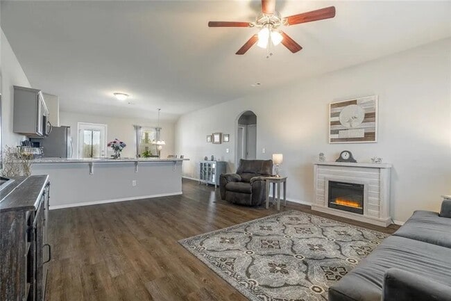 Photo - 636 Woodcreek Lp