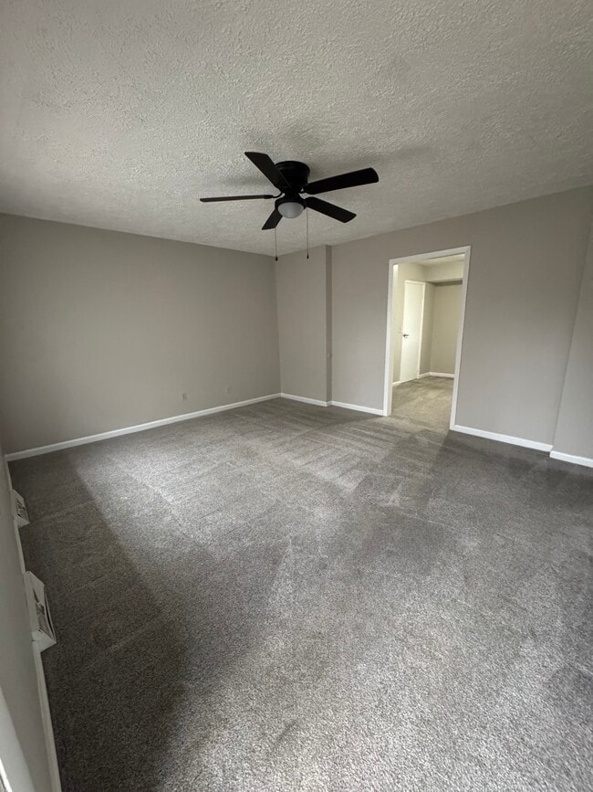 Photo - 415 Barwood Dr