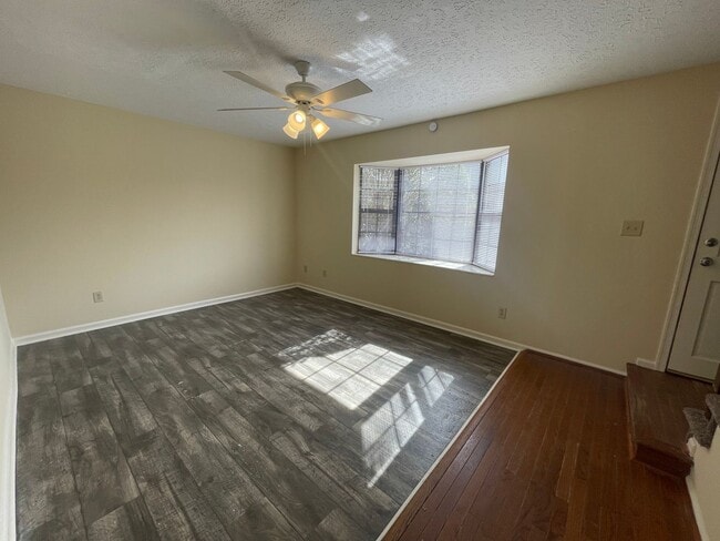 Photo - 122 Kitty Hawk Square