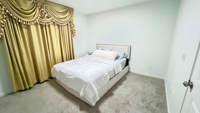 Photo - 727 Torrey Ct