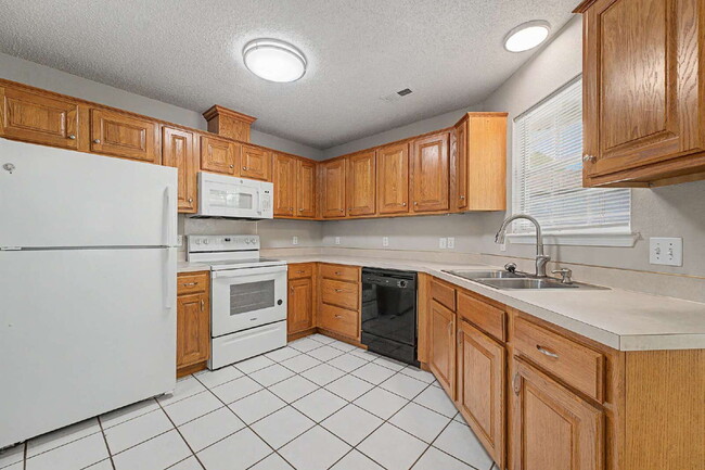 Photo - 313 Summerset St