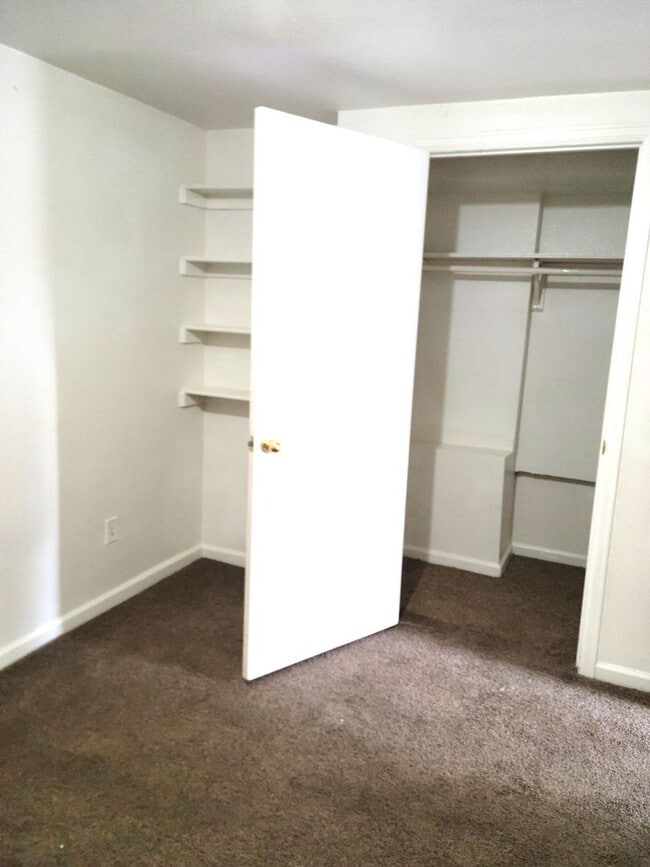 (1915 11th Ave)