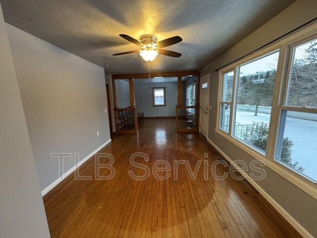 Photo - 542 Montdale Rd