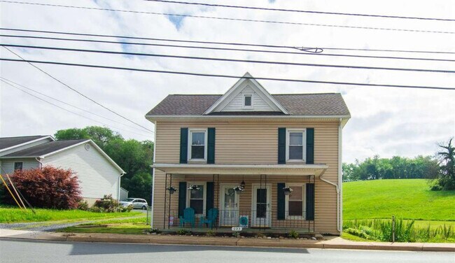 Photo - 233 N Main St House