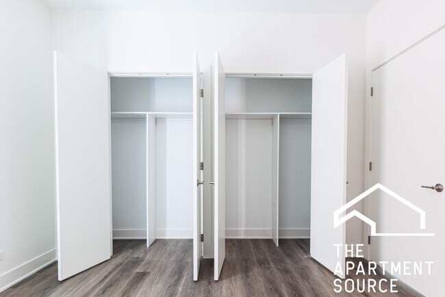 Photo - 4423 N Hazel St Unit 205