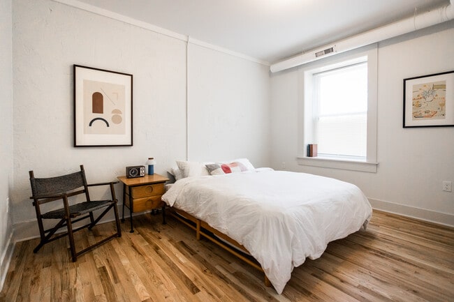 Photo - Broderick Manor