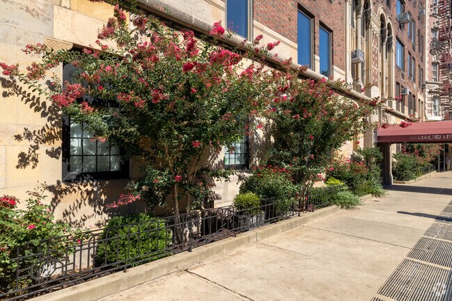 Photo - 444 Central Park