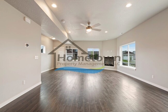 Photo - Very Nice Craftsman 3 Bedroom 2.5 Bathroom Home in Crown Pointe Estates, Post Falls!