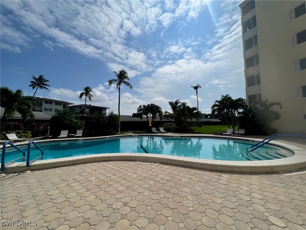 Photo - 3420 Gulf Shore Blvd N Unidad 51 Rental