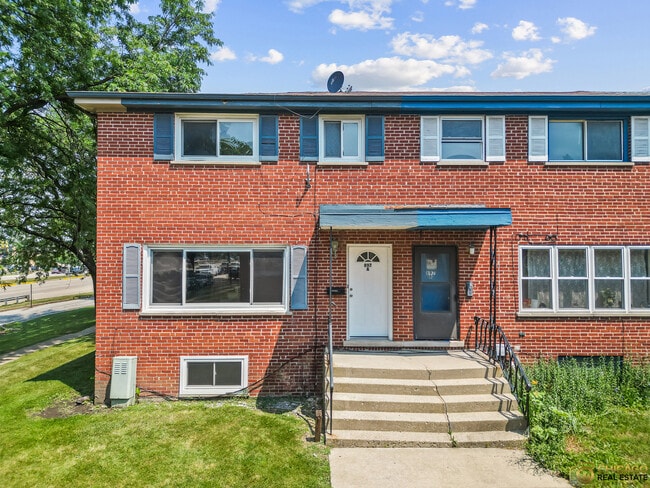 Photo - 897 W North Ave Townhome
