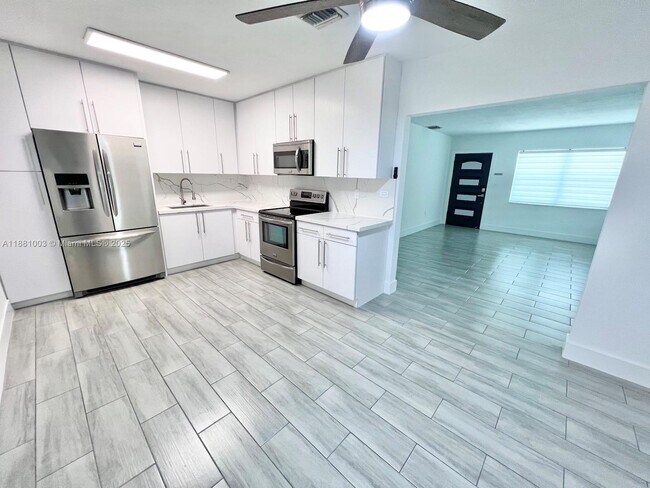 Building Photo - 7290 SW 34th Street Rd Rental